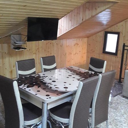 Nini Apartment Tbilisi ภายนอก รูปภาพ